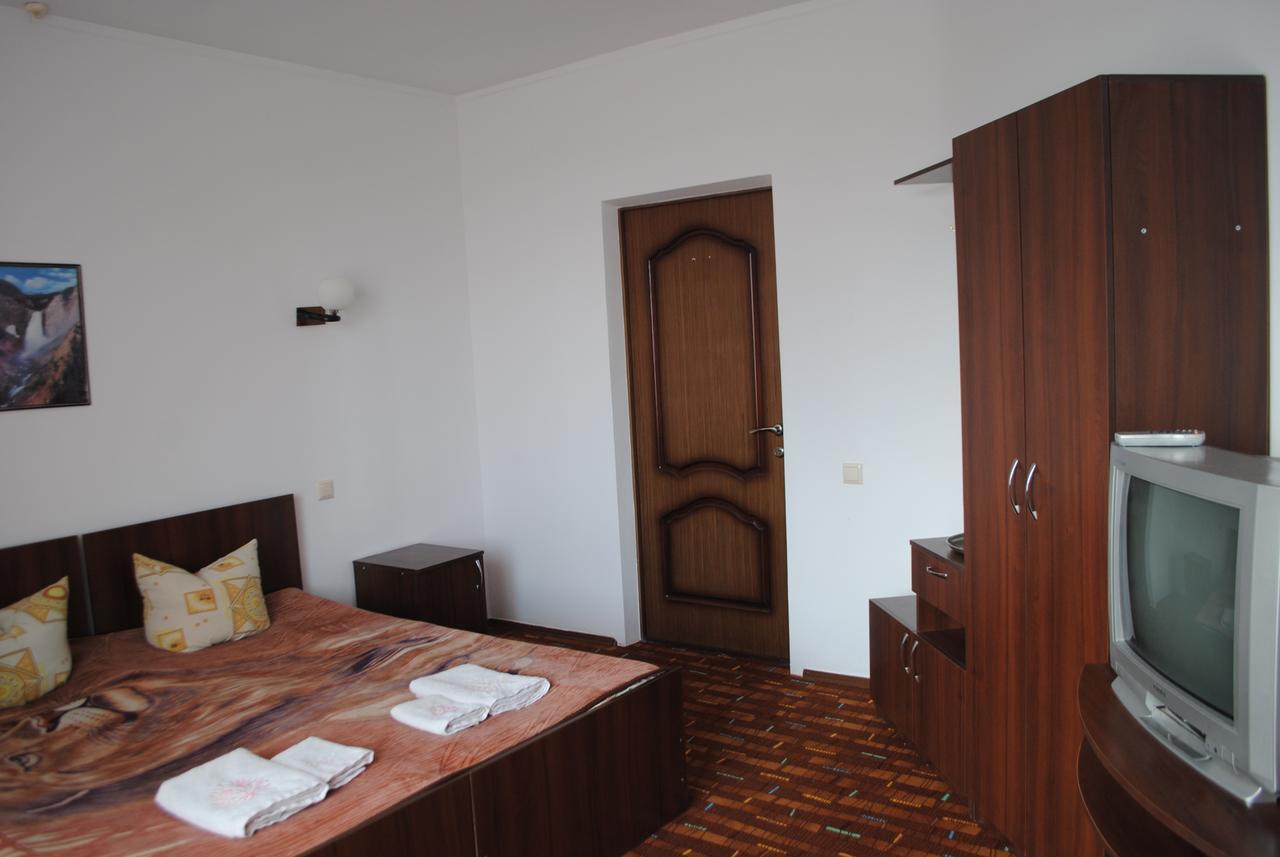 Hotel - Restaurant "Lion'S Heart" Velyka Omelyana Εξωτερικό φωτογραφία
