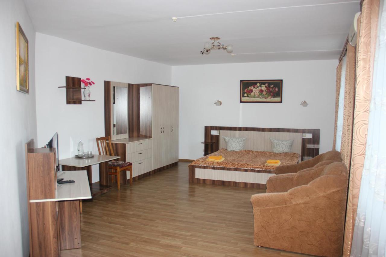 Hotel - Restaurant "Lion'S Heart" Velyka Omelyana Εξωτερικό φωτογραφία