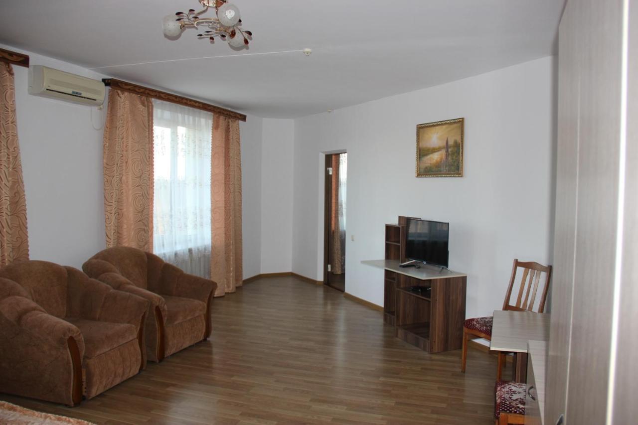 Hotel - Restaurant "Lion'S Heart" Velyka Omelyana Εξωτερικό φωτογραφία
